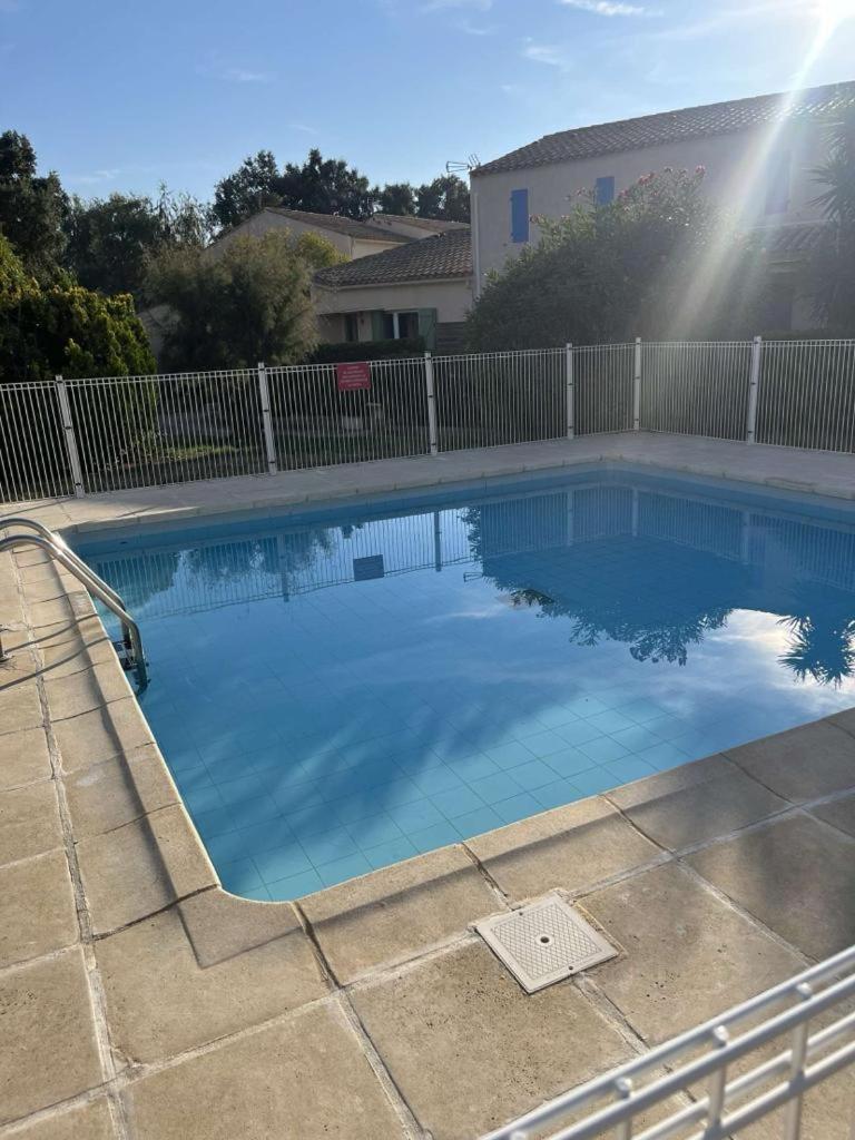 Appartement T2, 4 Personnes, Climatise, Avec Piscine, Village De La Mer La Londe-les-Maures Exteriör bild